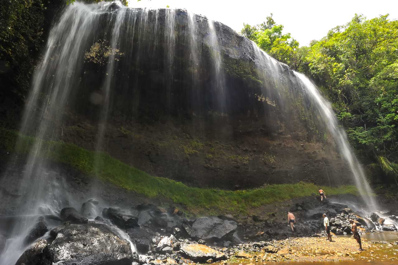Chutes d'eau de Ngardmau sur l'île de Babeldaob – Palaos